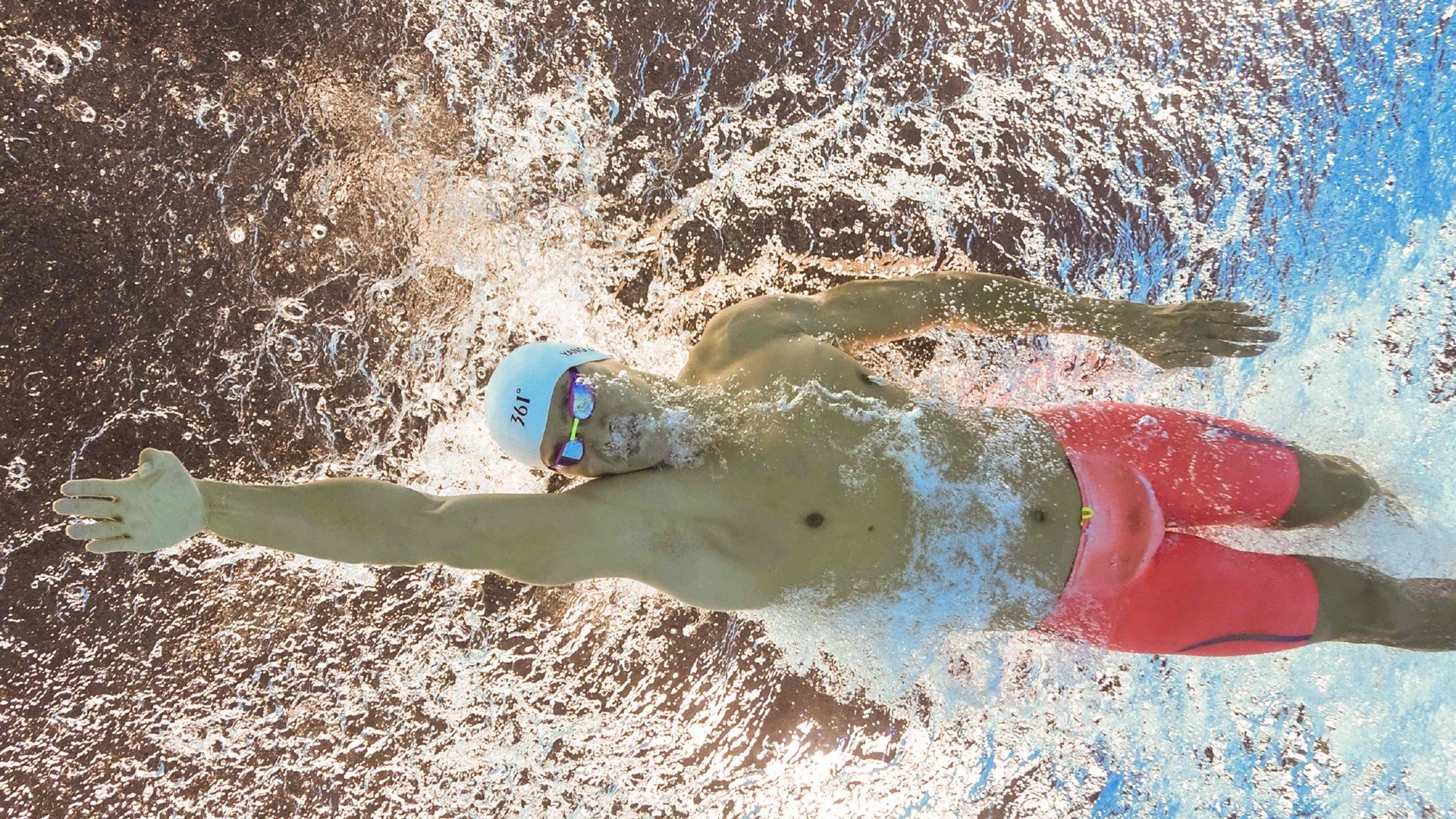 熊猫体育平台-突尼斯对阵里昂，姆巴佩全程高能输出的战术盛宴