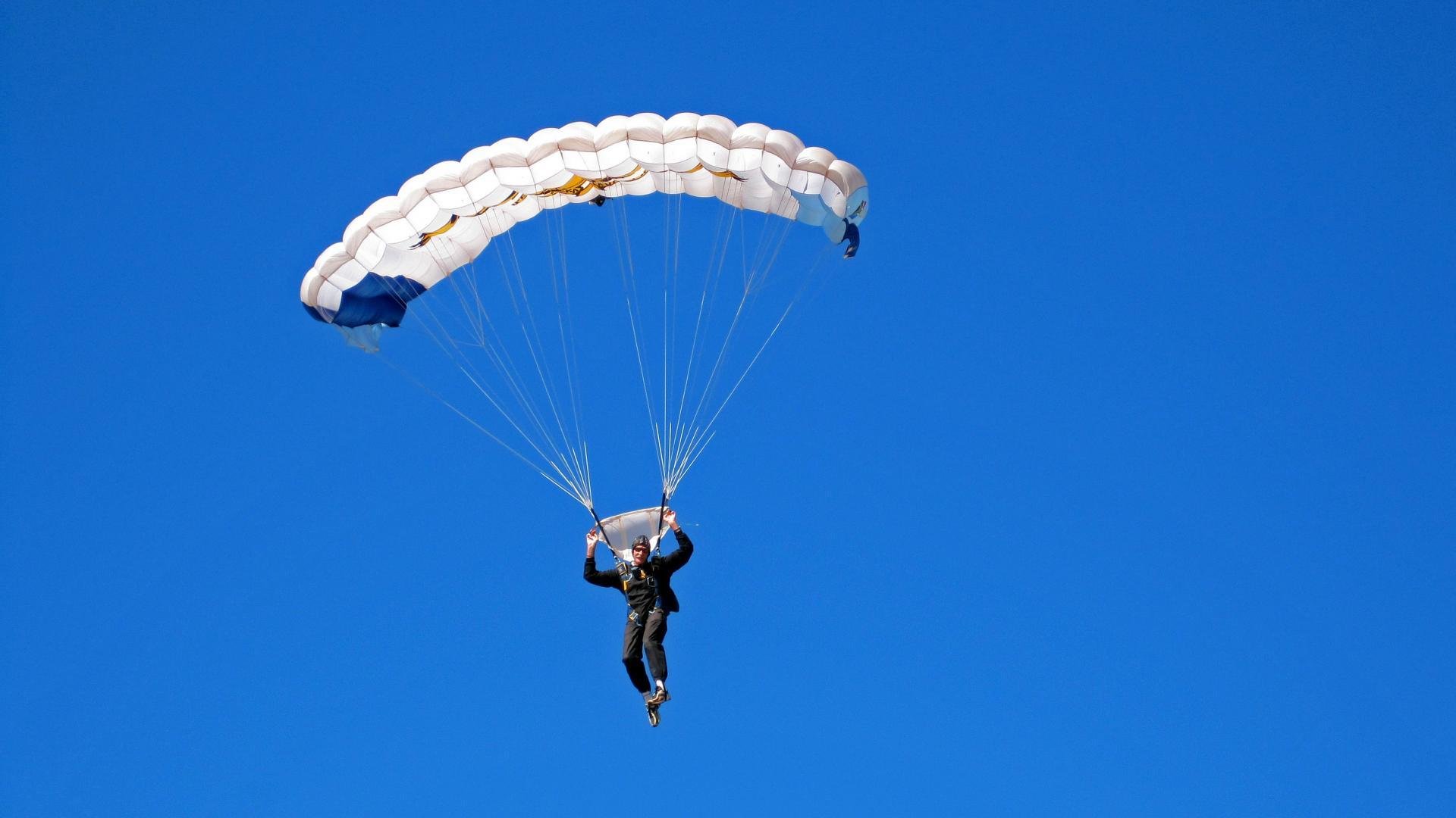 爵士奏响胜利乐章，保罗主宰比赛走向，力克浙江队