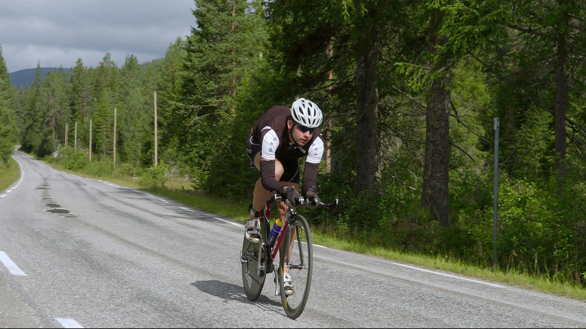 熊猫体育app-逆转与统治，韩国绝境逢生，奥恰洛夫展现王者风范